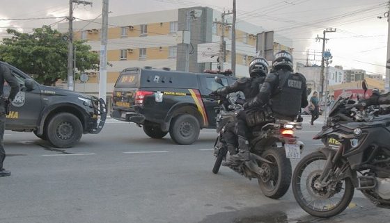 Segurança Pública realiza blitz para coibir abusos cometidos por flanelinhas nos festejos juninos em Aracaju