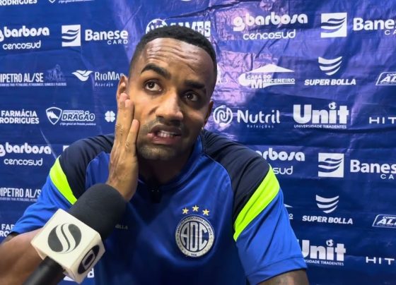 Entrevista com o volante Dionísio