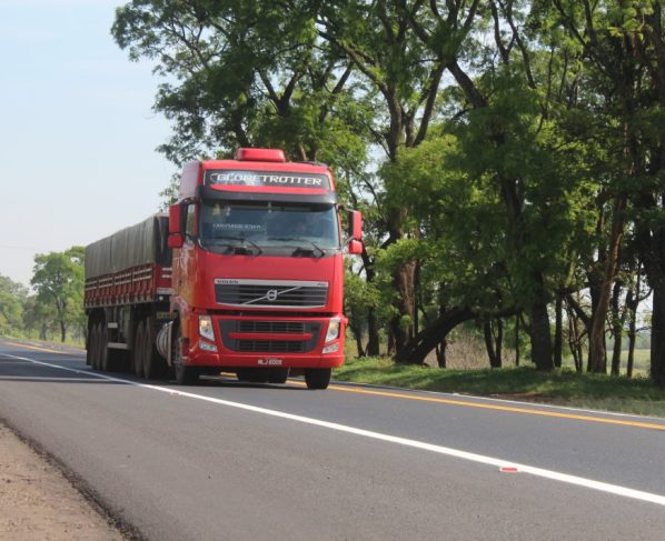 Agora é Lei: Programa ´CNH Caminhoneiro´ é sancionado e publicado no Diário Oficial