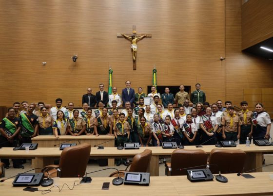 Alese presta homenagem ao Clube de Desbravadores Raios do Sol pelos 50 anos de existência