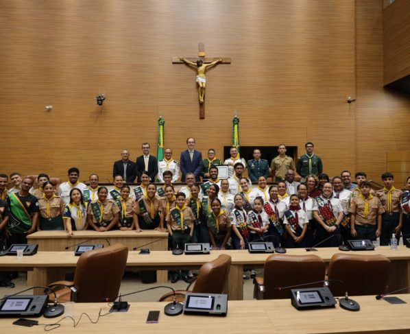 Alese presta homenagem ao Clube de Desbravadores Raios do Sol pelos 50 anos de existência
