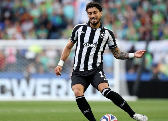 Alex Telles diz que PSG x Botafogo é sonho e enaltece brasileiros no Mundial