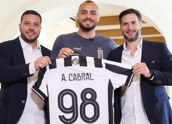 Arthur Cabral lembra gafe antes de assinar com Botafogo e evita comparação