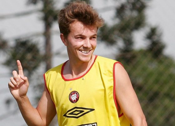 Dagoberto revive Athletico-PR x Coritiba e faz alerta sobre clássicos no Brasil