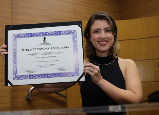 Médica, Amanda Azevedo, recebe Título de Cidadania Sergipana