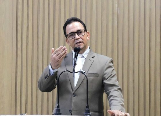 Fábio Meireles (PDT) protocola Moção de Repúdio e manifesta solidariedade à deputada federal Yandra Moura