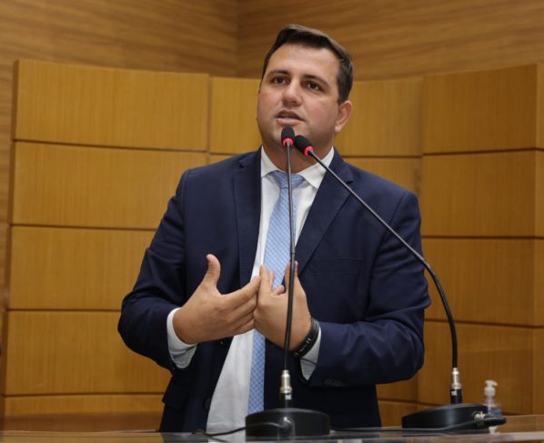 Marcos Oliveira critica crise no abastecimento de água em Sergipe e ironiza declaração de governador