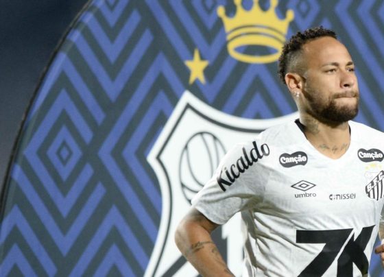 Neymar renova contrato e continua no Santos até o fim de 2025