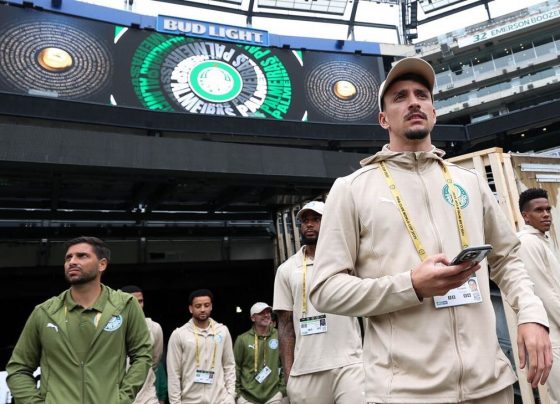 Porto trata Palmeiras como campeão mundial em apresentação