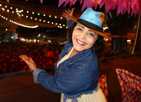 Prefeita Emília Corrêa participa da 3ª noite de Forró Caju no Circuito Mercados – FaxAju