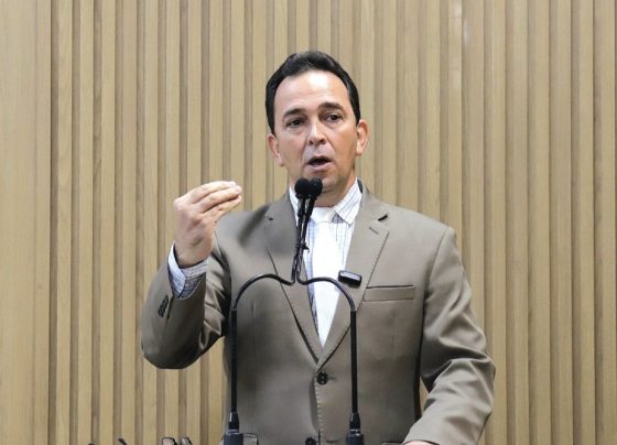 Fábio Meireles (PDT) cobra intervenção da EMURB para pavimentação de Rua no Santa Maria