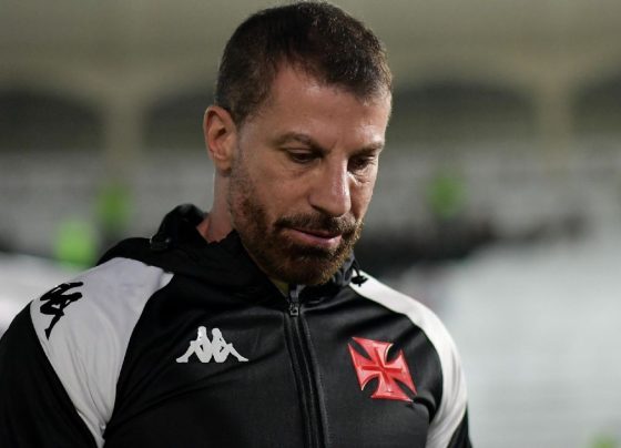Campeão brasileiro com Vasco vê clube ’em coma’ e critica SAF