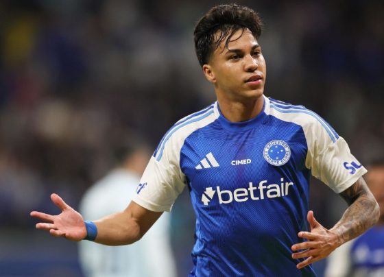 Cruzeiro atropela Grêmio com hat-trick de Kaio Jorge e segue ‘caça’ ao Flamengo