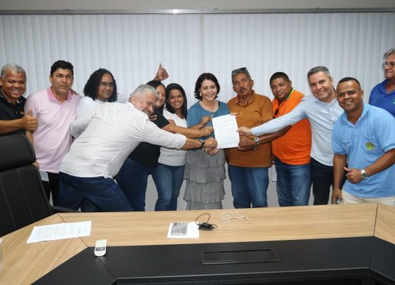 EMÍLIA ATENDE COOPERATIVAS DE TÁXI E ANUNCIA PROJETO DE LEI QUE INSTITUI O TRANSPORTE COMPLEMENTAR URBANO – FaxAju