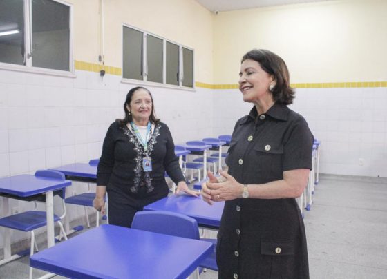 Prefeita Emília entrega novo mobiliário e anuncia reforma de refeitório na Escola Jaime Araújo – FaxAju
