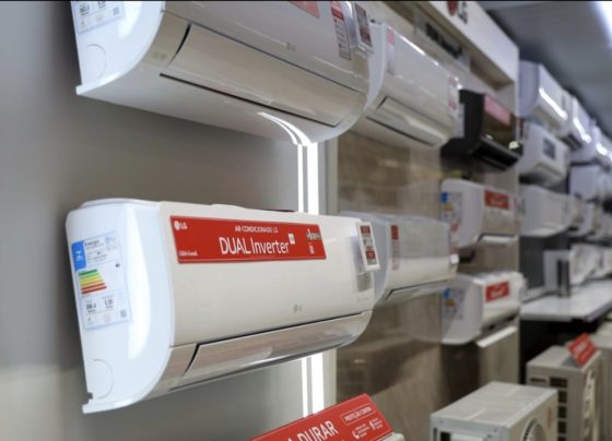 A conta de luz aumentou? Veja como economizar com as dicas do Home Center Ferreira Costa