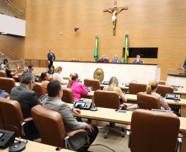 Sessão Especial aborda gestão da água e saneamento prestados pela empresa Iguá