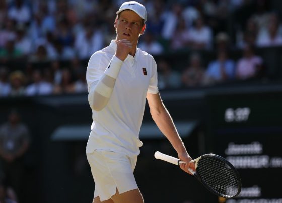 Sinner atropela Djokovic e fará final de Wimbledon contra Alcaraz