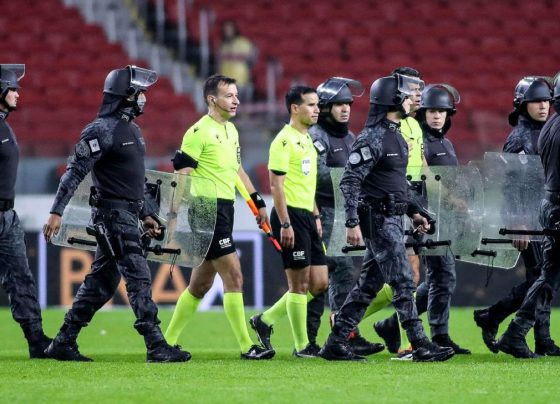 Súmula ‘caótica’ de Inter x Vasco tem xingamentos, ameaça e Polícia contendo funcionários