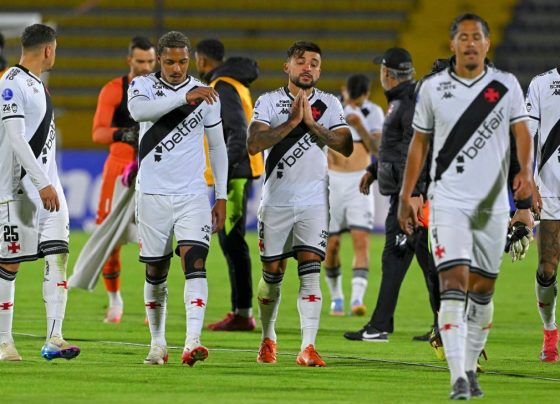 Vasco é recebido com xingamentos em hotel após sofrer goleada na Sul-Americana