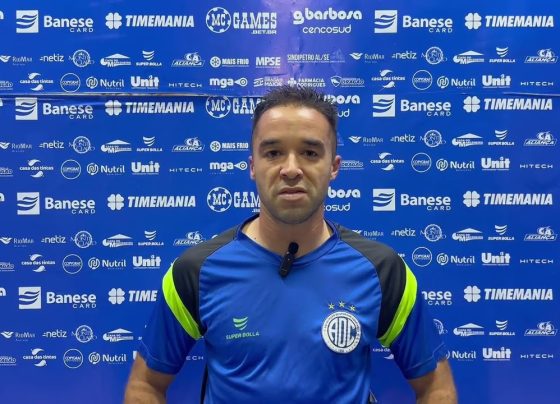 Entrevista com o lateral Lenon