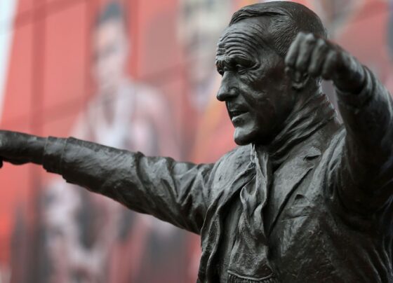 A ‘estátua’ que une Liverpool e rival do United na Copa da Liga Inglesa