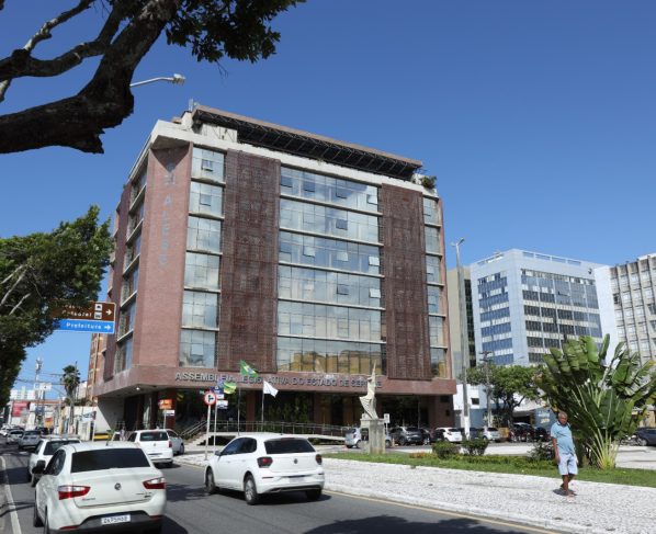 Bloqueio temporário na avenida Ivo do Prado, amanhã (14)