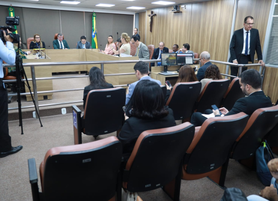 Deputados aprovam Projeto de reajuste salarial para servidores do Governo