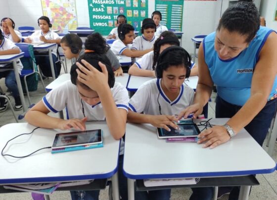 Sergipe avança na educação com 100% das escolas conectadas à internet