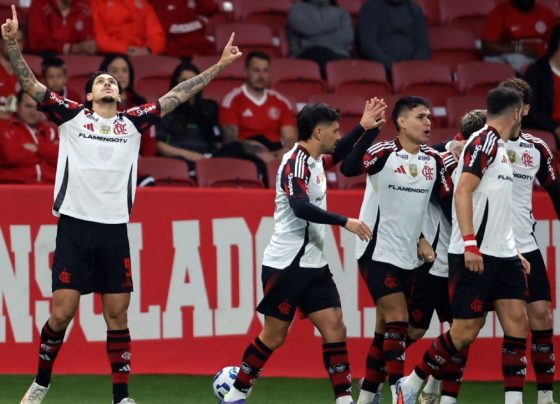 Flamengo vence Inter no Beira-Rio e abre vantagem no topo do Brasileiro