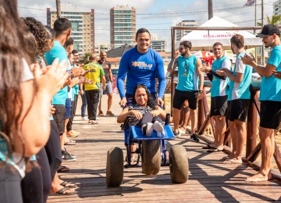 “Incluir Praiaju” é lançado na Praia da Cinelândia e oferece banho assistido para PCDs – FaxAju