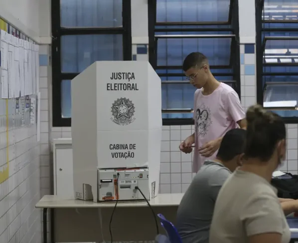 Lei incentiva participação juvenil no processo eleitoral