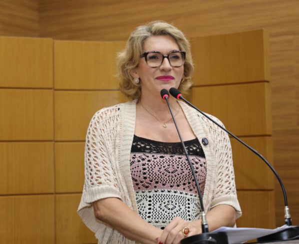 Linda lamenta ausência da população em audiência do Sergipe Participativo