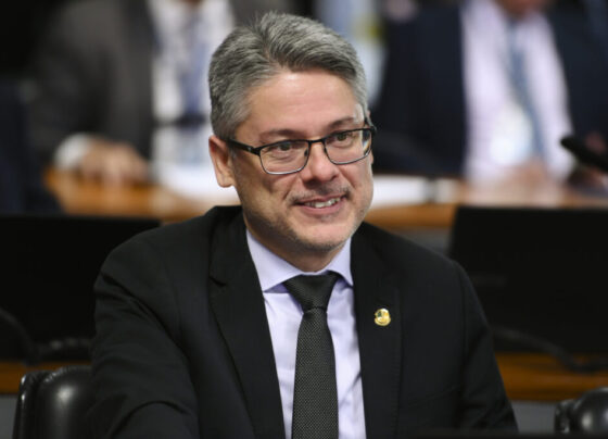 Pojeto de Alessandro Vieira vira a primeira lei da América Latina para proteção digital de crianças e adolescentes – RO Acontece