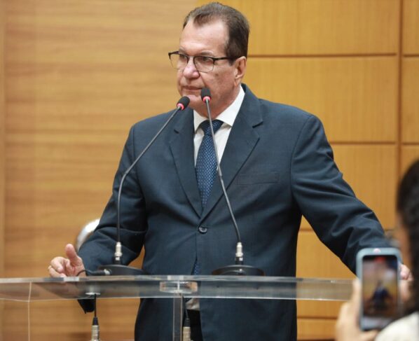 Adailton Martins critica serviços da Iguá e da Energisa