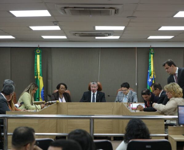 Alese aprova por unanimidade projeto que garante abono a professores da rede estadual