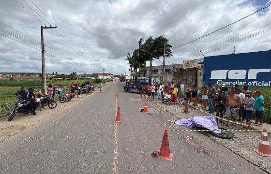 Ciclista morre após colisão com caminhão na SE-361, em Simão Dias