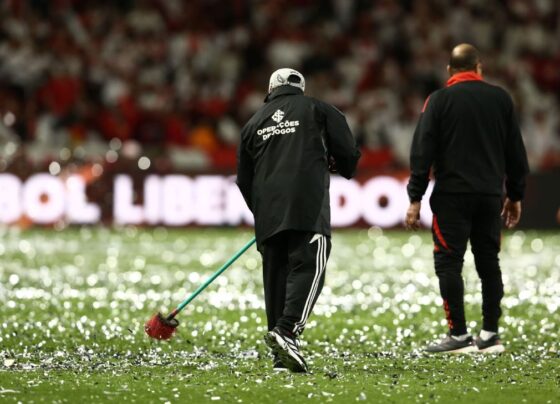 Conmebol multa Inter por papel picado contra o Flamengo na Libertadores