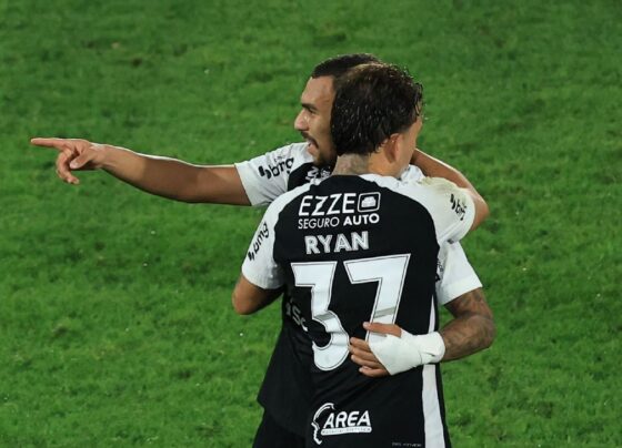 Corinthians sustenta pressão e vence Fluminense fora pelo Brasileirão