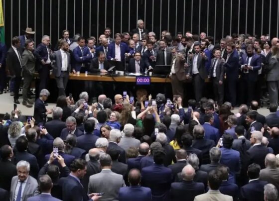 Corregedor da Câmara pede suspensão de 3 deputados envolvidos em motim – RO Acontece