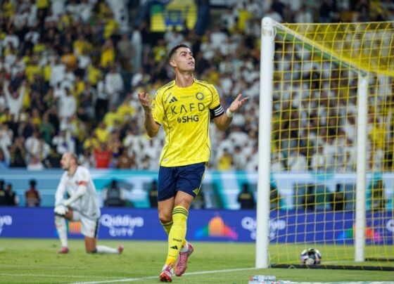 Cristiano Ronaldo marca dois pelo Al Nassr e se aproxima do milésimo gol