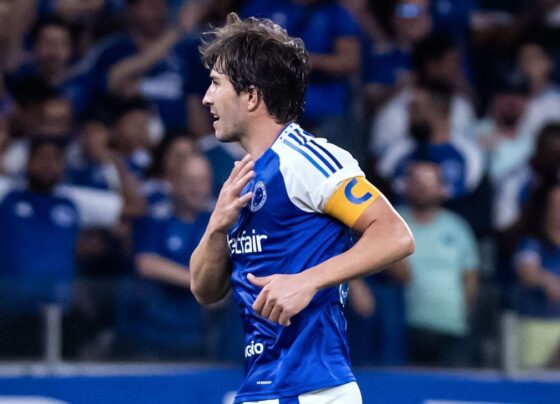 Cruzeiro vira sobre o Bragantino e reassume vice-liderança do Brasileirão