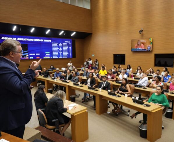 Dias Estaduais dos Surdos e do Deficientes Auditivos são celebrados em 26 de setembro