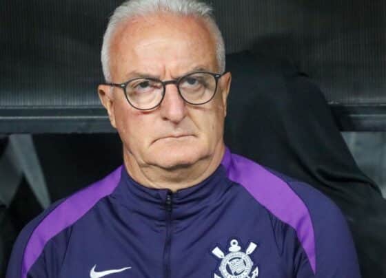 Dorival responde se Memphis preocupa e desabafa sobre ‘arroz com feijão’ no Corinthians