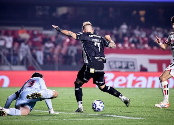 Ex-Corinthians sai do banco para decidir, Ceará vence no Morumbis ‘vazio’ e impõe quarta derrota seguida ao São Paulo