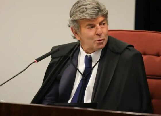 Fux absolve Bolsonaro dos cinco crimes da trama golpista – RO Acontece