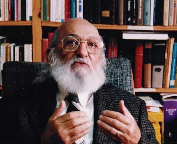 Lei aprovada na Alese homenageia Paulo Freire