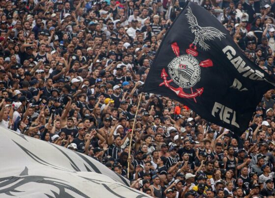 Organizadas do Corinthians cobram elenco em reunião no CT: ‘Escolhem jogos que vão correr mais’