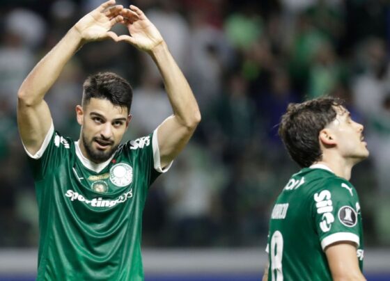 Palmeiras anuncia renovação com Flaco López, artilheiro do clube na temporada e ‘herói’ na Libertadores