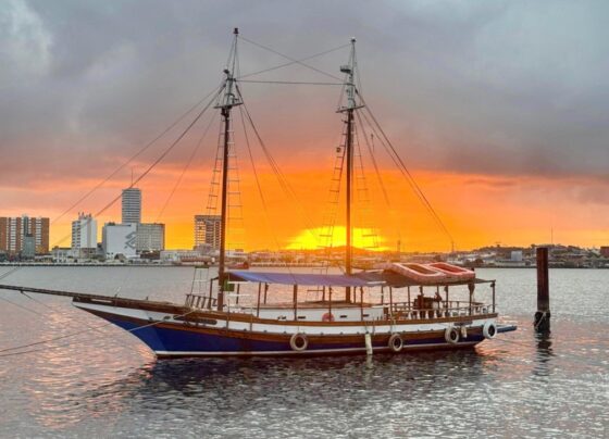 Passeio “Barco do Cangaço” transforma o Rio Sergipe em palco de dança e teatro – FaxAju
